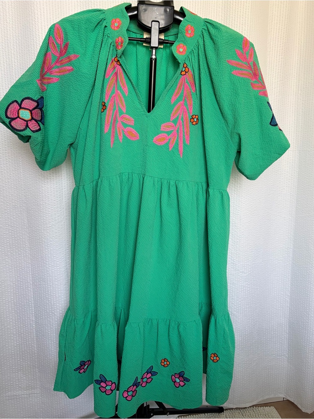 Umgee Green Midi Dress with Pink Floral Embroidery - Picture 2 of 13